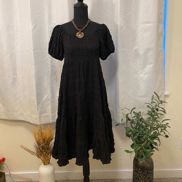 SHEIN Dresses & Skirts - SHEIN Square Neck Puff Sleeve Black Size Small